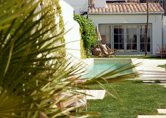 Cristine Bedfor Mahon Boutique Hotel